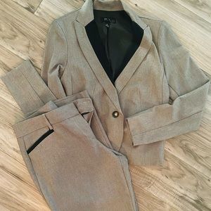 PROFESSIONAL SUIT📙